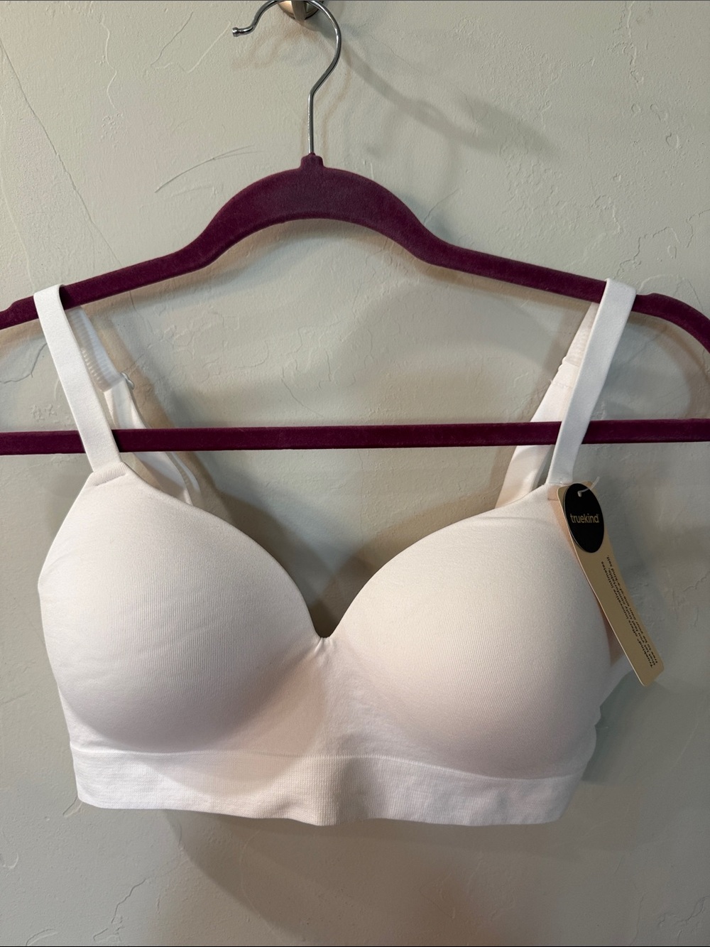 Truekind White Shaping Supportive Wireless Bra Size Medium NWT